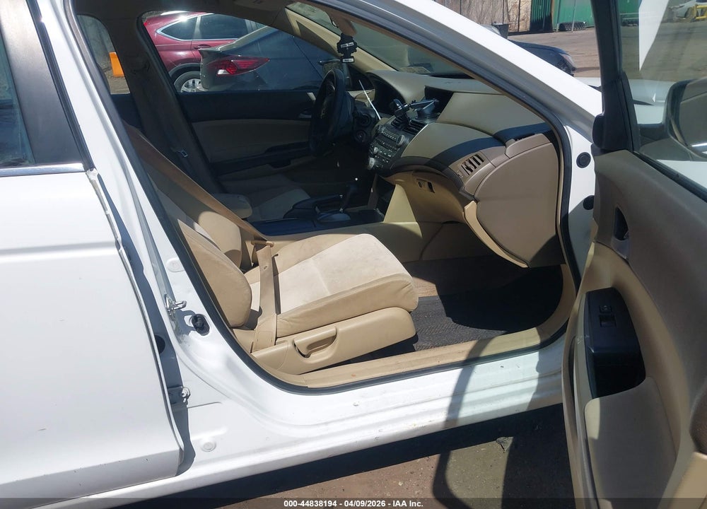 2009 HONDA ACCORD LX VIN: 1HGCP26339A012111