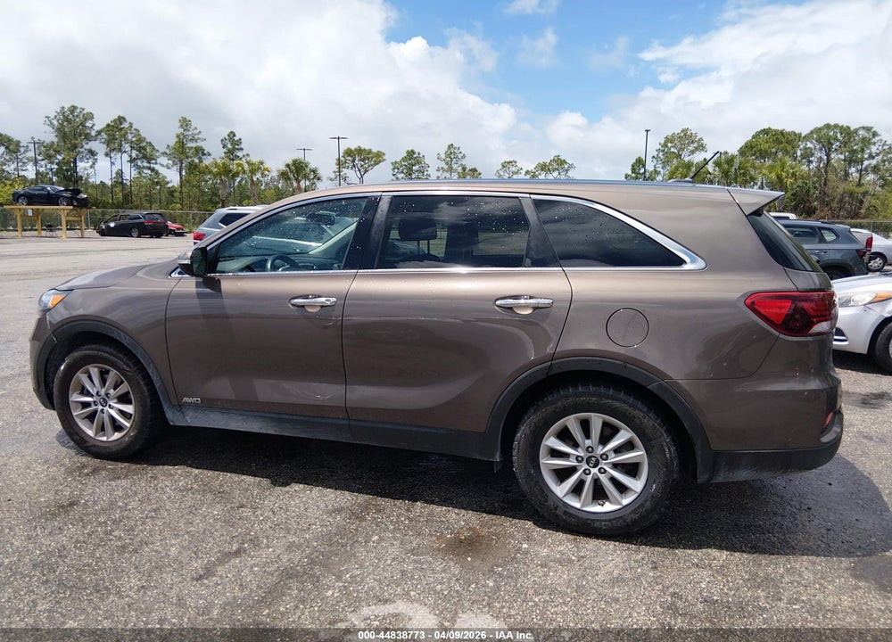 2019 KIA SORENTO 3.3L LX VIN: 5XYPGDA57KG559490
