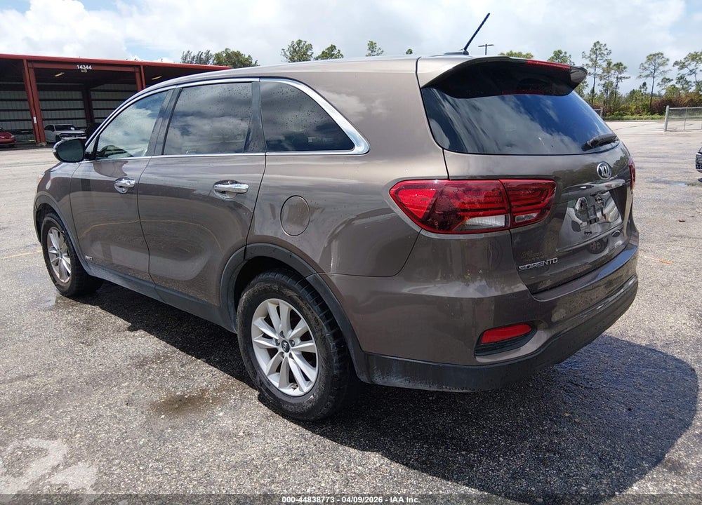 2019 KIA SORENTO 3.3L LX VIN: 5XYPGDA57KG559490