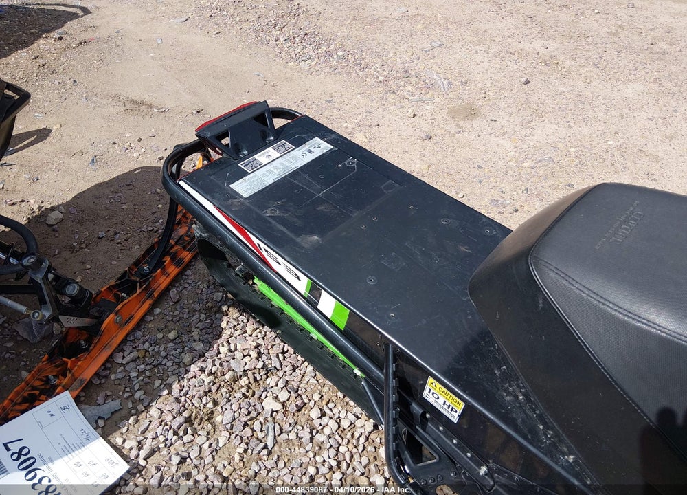 2015 ARCTIC CAT M800 VIN: 4UF15SNW2FT122888