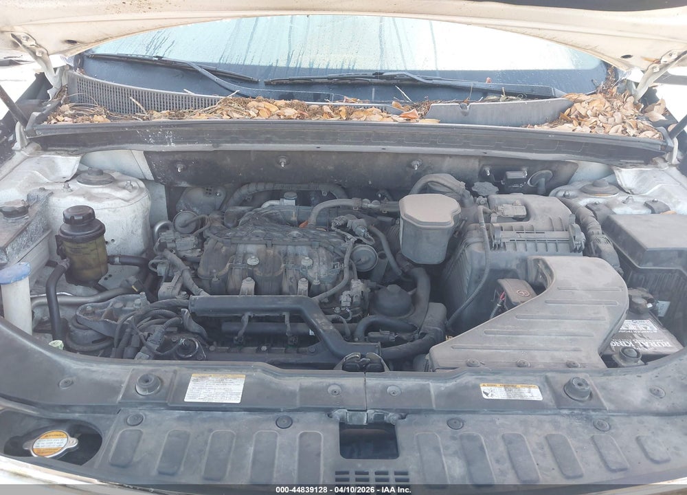 2011 KIA SORENTO LX V6 VIN: 5XYKT4A28BG113666