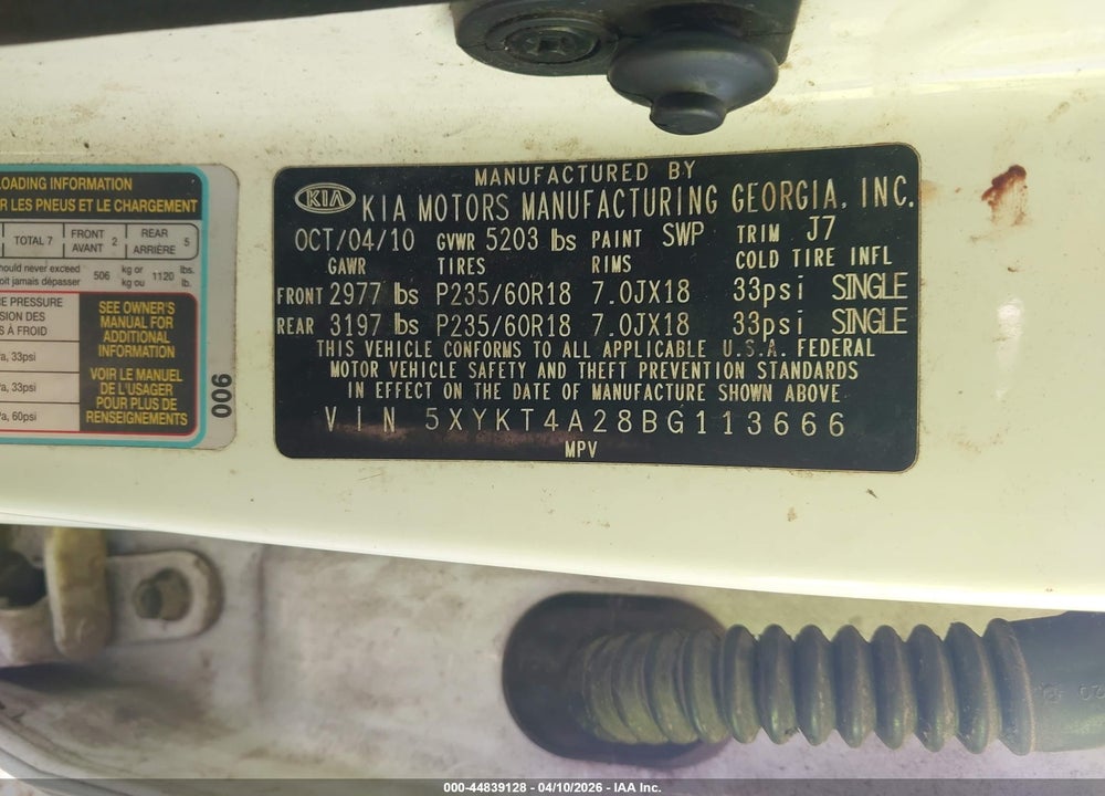 2011 KIA SORENTO LX V6 VIN: 5XYKT4A28BG113666