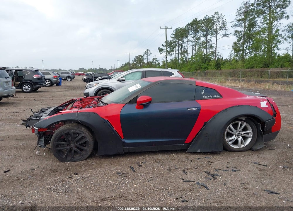 2010 NISSAN GT-R PREMIUM VIN: JN1AR5EF0AM230168