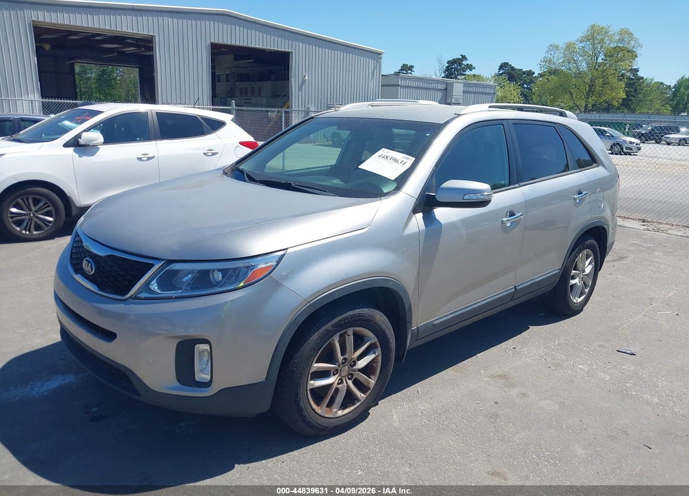 2014 KIA SORENTO LX VIN: 5XYKT4A62EG507932