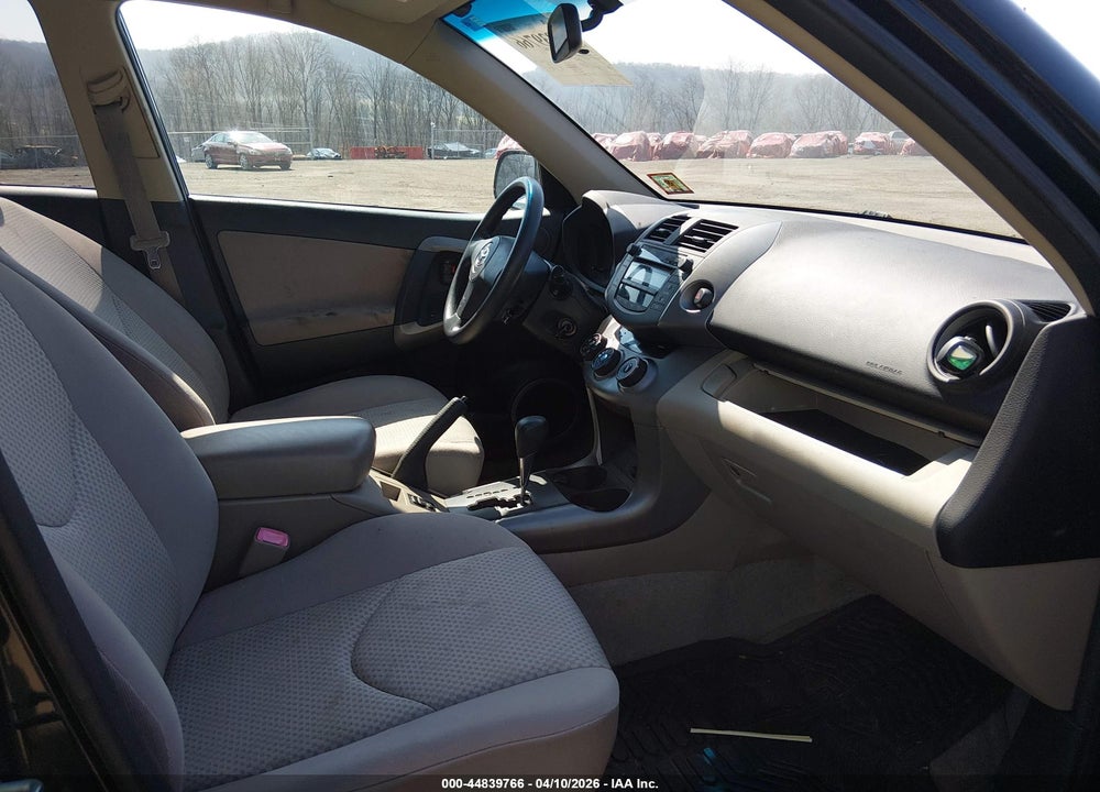 2006 TOYOTA RAV4 VIN: JTMBD33V066016405