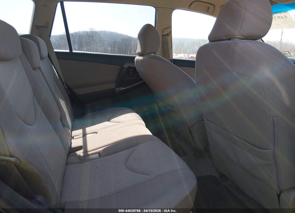 2006 TOYOTA RAV4 VIN: JTMBD33V066016405