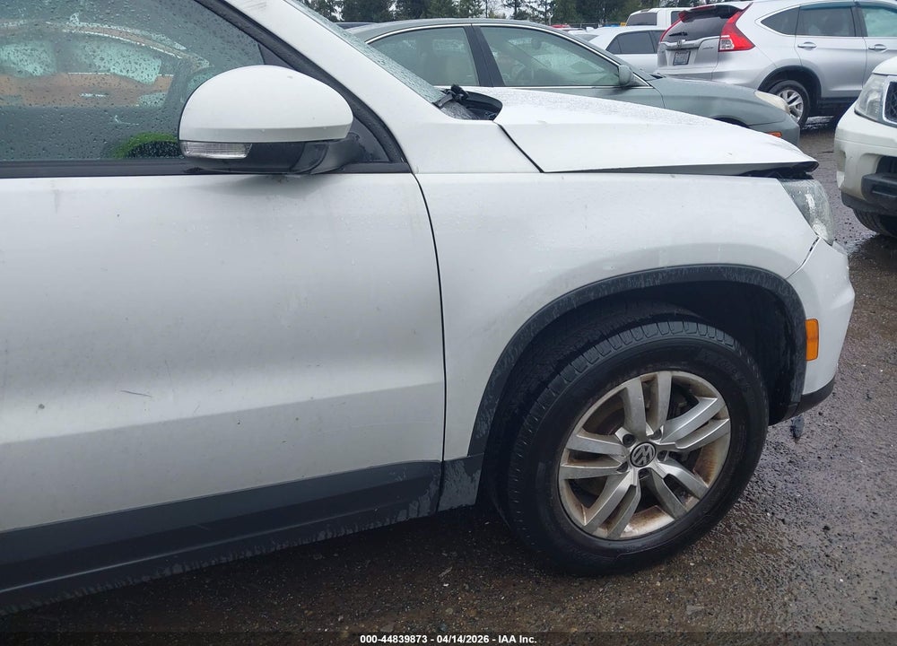 2016 VOLKSWAGEN TIGUAN S VIN: WVGAV7AX5GW582545