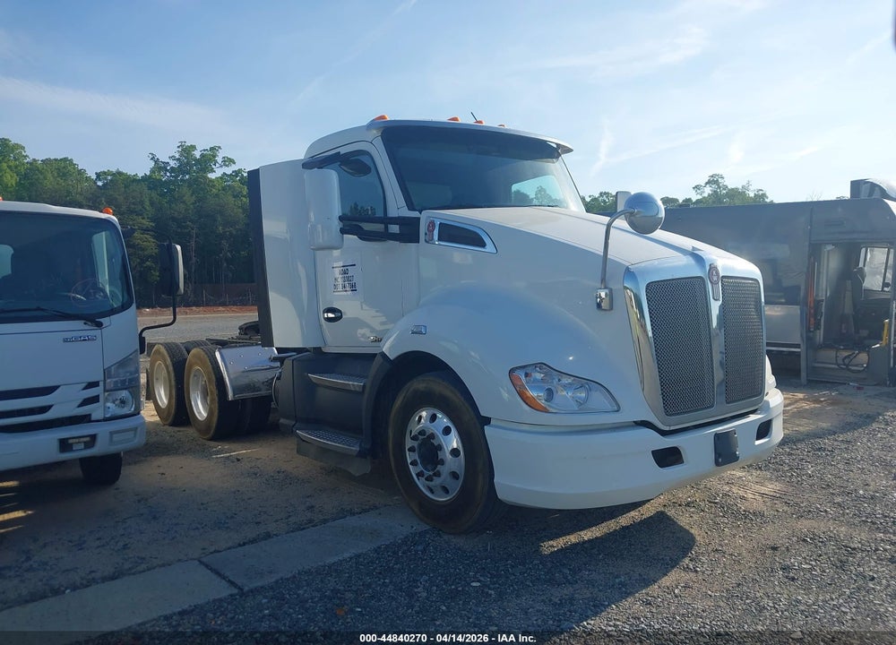 2020 KENWORTH T680 VIN: 1XKYDP9X9LJ391359