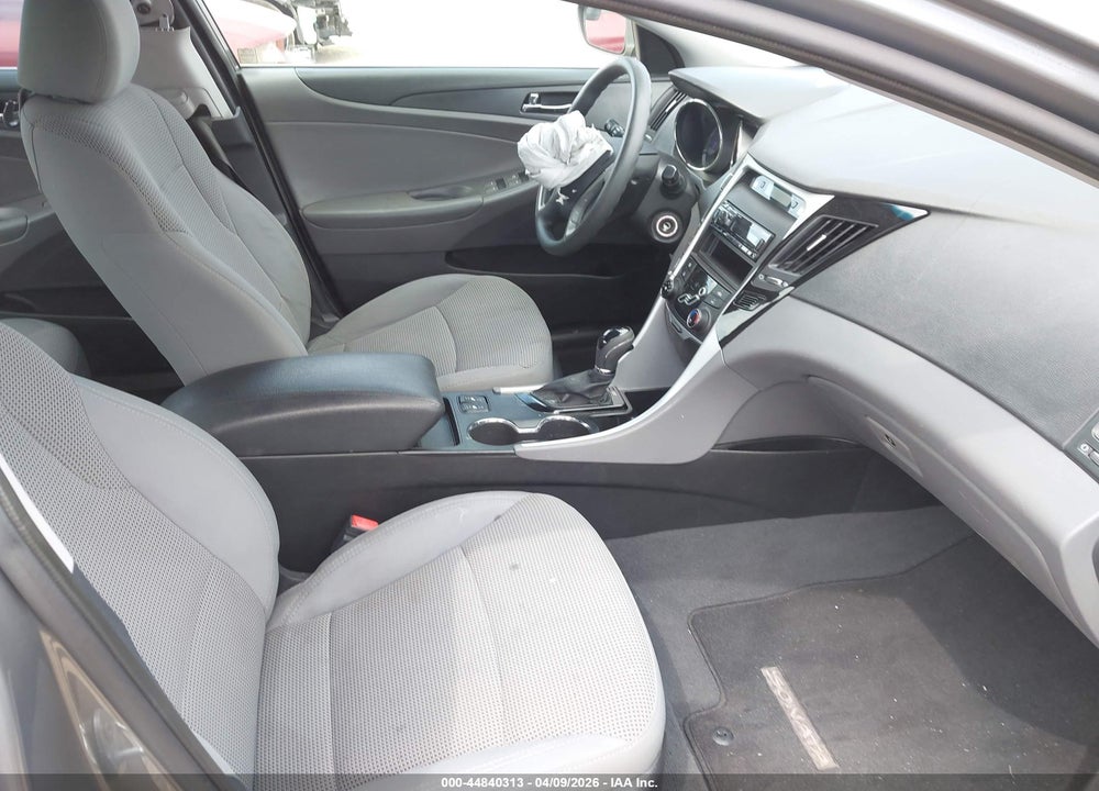 2013 HYUNDAI SONATA GLS VIN: 5NPEB4AC2DH697468