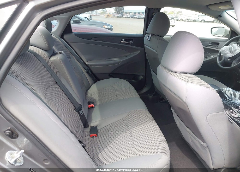 2013 HYUNDAI SONATA GLS VIN: 5NPEB4AC2DH697468