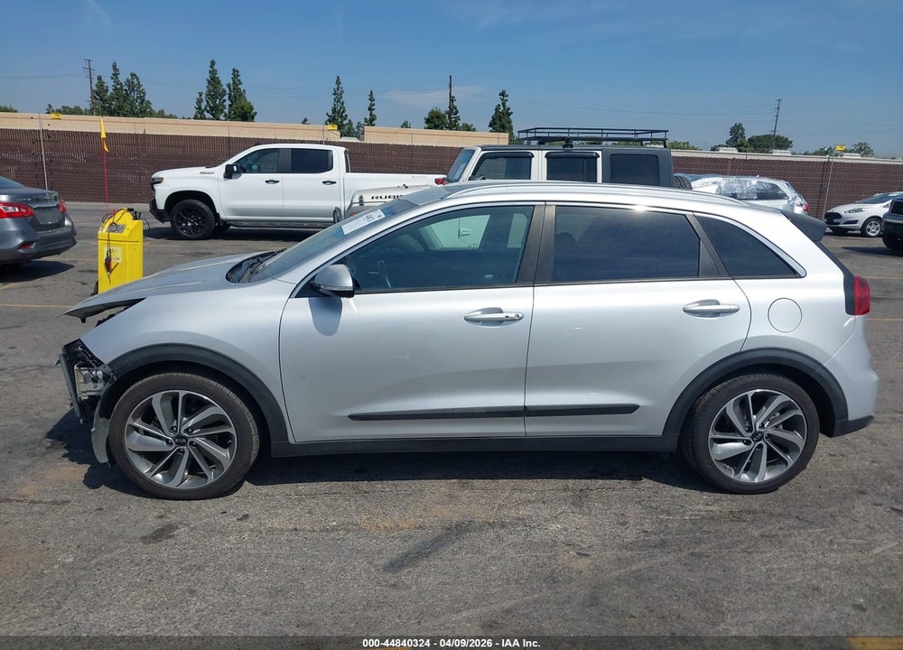 2017 KIA NIRO TOURING VIN: KNDCE3LC7H5057199