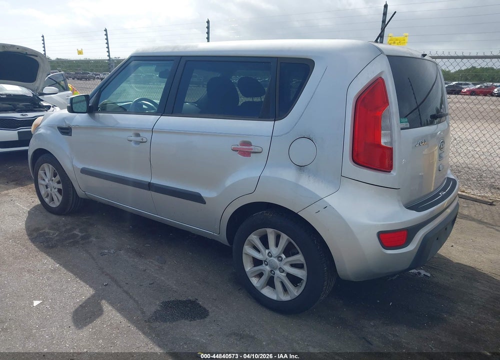 2012 KIA SOUL + VIN: KNDJT2A65C7409780