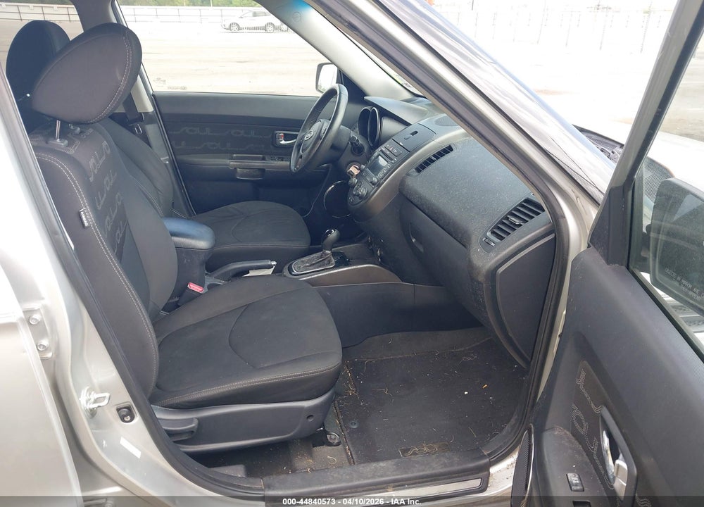 2012 KIA SOUL + VIN: KNDJT2A65C7409780
