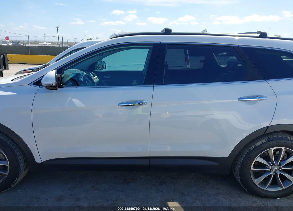 2017 HYUNDAI SANTA FE SE VIN: KM8SNDHF4HU174955
