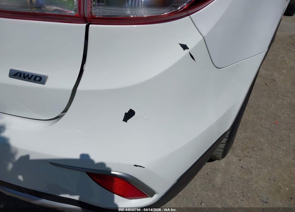 2017 HYUNDAI SANTA FE SE VIN: KM8SNDHF4HU174955