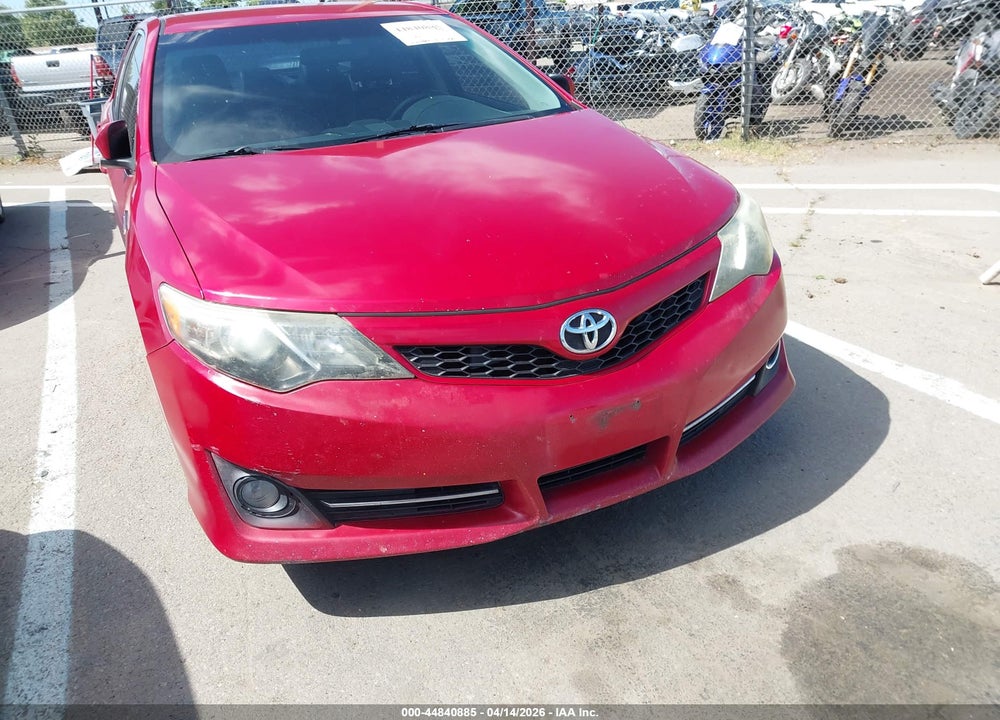 2014 TOYOTA CAMRY SE VIN: 4T1BF1FK2EU815768