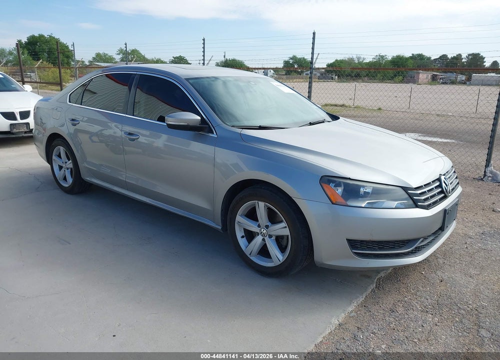 2013 VOLKSWAGEN PASSAT 2.0L TDI SE VIN: 1VWBN7A31DC140782