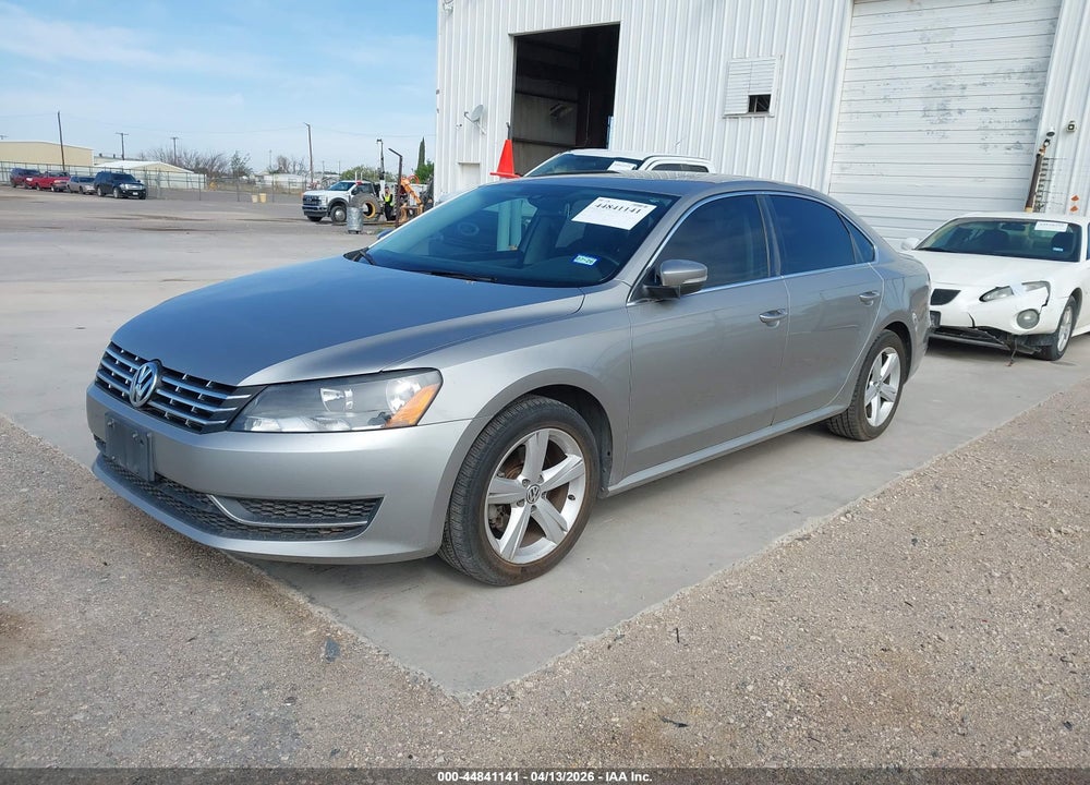 2013 VOLKSWAGEN PASSAT 2.0L TDI SE VIN: 1VWBN7A31DC140782