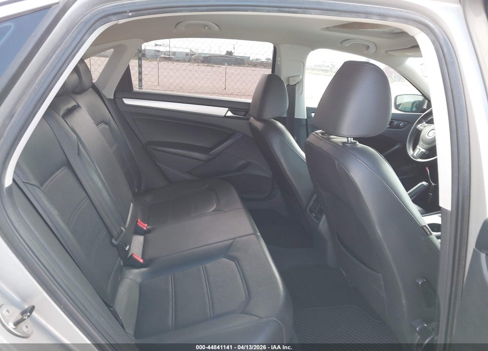 2013 VOLKSWAGEN PASSAT 2.0L TDI SE VIN: 1VWBN7A31DC140782