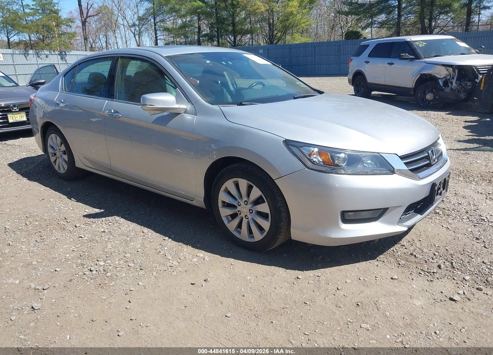 2014 HONDA ACCORD EX-L V-6 VIN: 1HGCR3F84EA028467