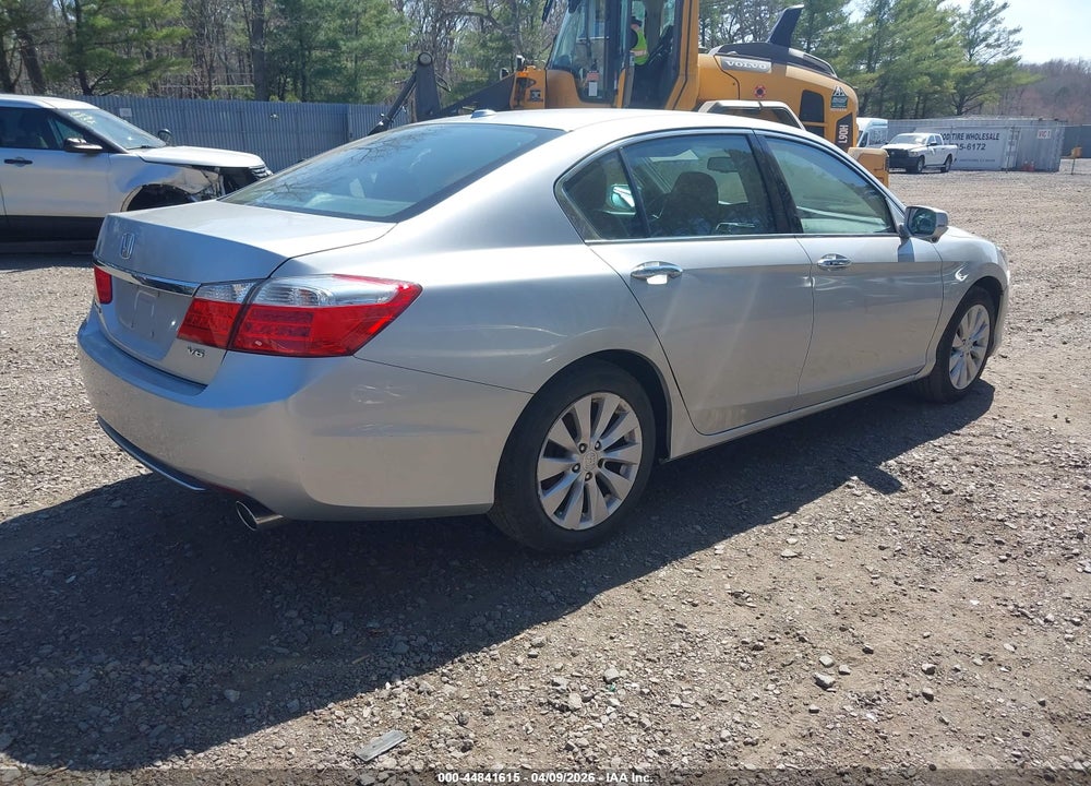 2014 HONDA ACCORD EX-L V-6 VIN: 1HGCR3F84EA028467
