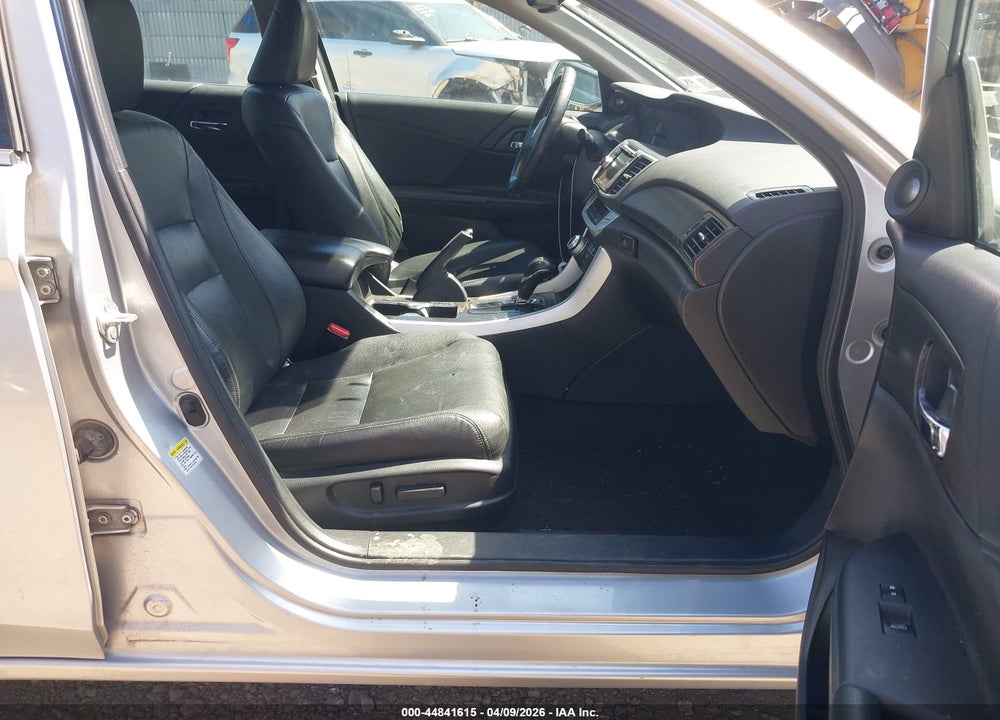 2014 HONDA ACCORD EX-L V-6 VIN: 1HGCR3F84EA028467
