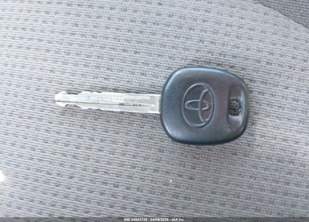 2004 TOYOTA SIENNA LE VIN: 5TDZA23C44S054510