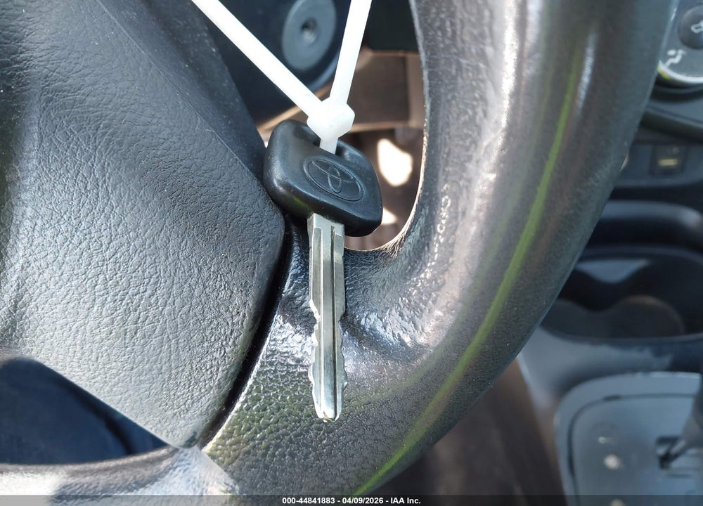 2015 TOYOTA YARIS L VIN: VNKKTUD3XFA028104