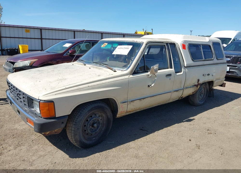 1984 TOYOTA PICKUP XTRACAB RN56 DLX VIN: JT4RN56D4E5004398
