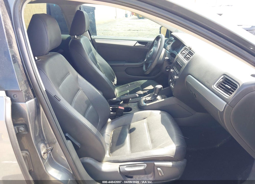 2014 VOLKSWAGEN JETTA 1.8T SE VIN: 3VWD17AJ8EM420329
