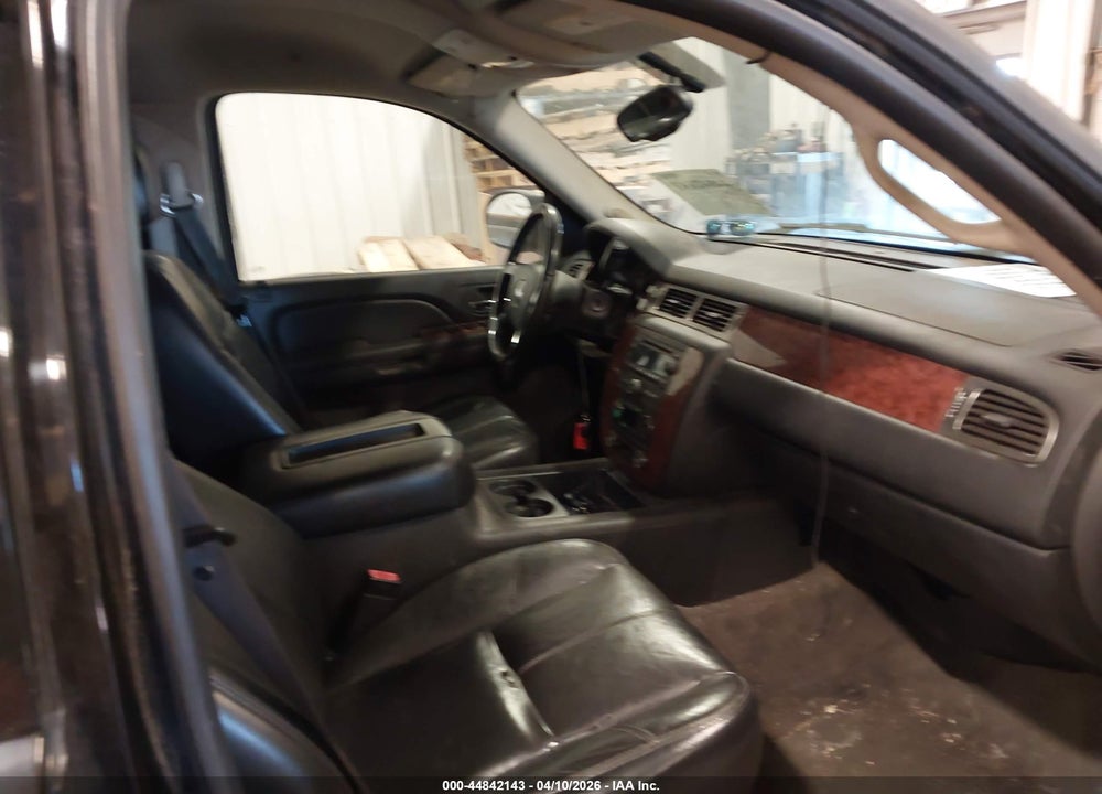2007 CHEVROLET TAHOE LT VIN: 1GNFK13017R252357