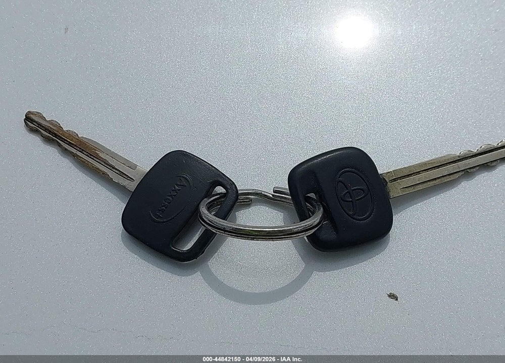 2003 TOYOTA CAMRY LE VIN: 4T1BE32K23U180228