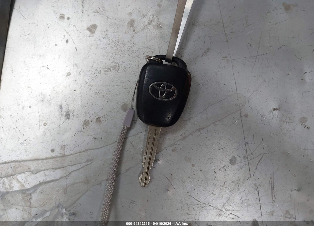 2019 TOYOTA COROLLA LE VIN: 2T1BURHE7KC155221