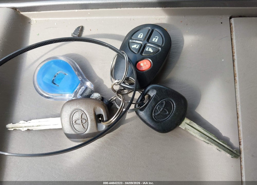2008 TOYOTA SIENNA LE VIN: 5TDZK23C18S157127