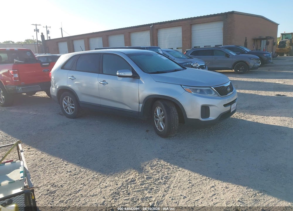 2014 KIA SORENTO LX VIN: 5XYKT3A66EG528907