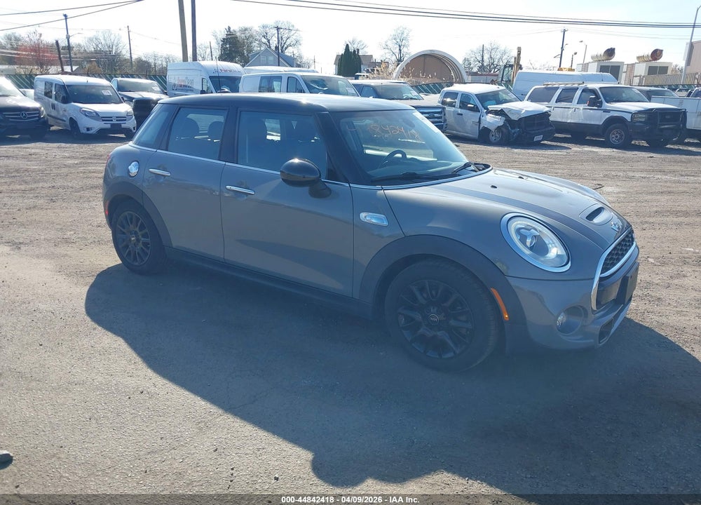2018 MINI HARDTOP VIN: WMWXU3C52J2F50382