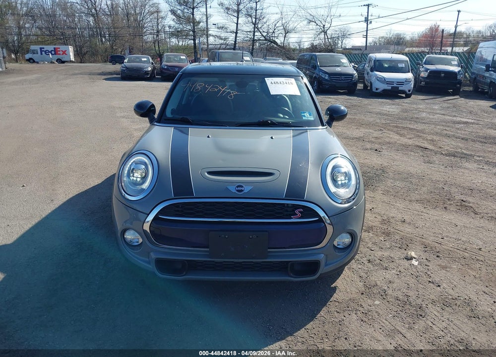 2018 MINI HARDTOP VIN: WMWXU3C52J2F50382