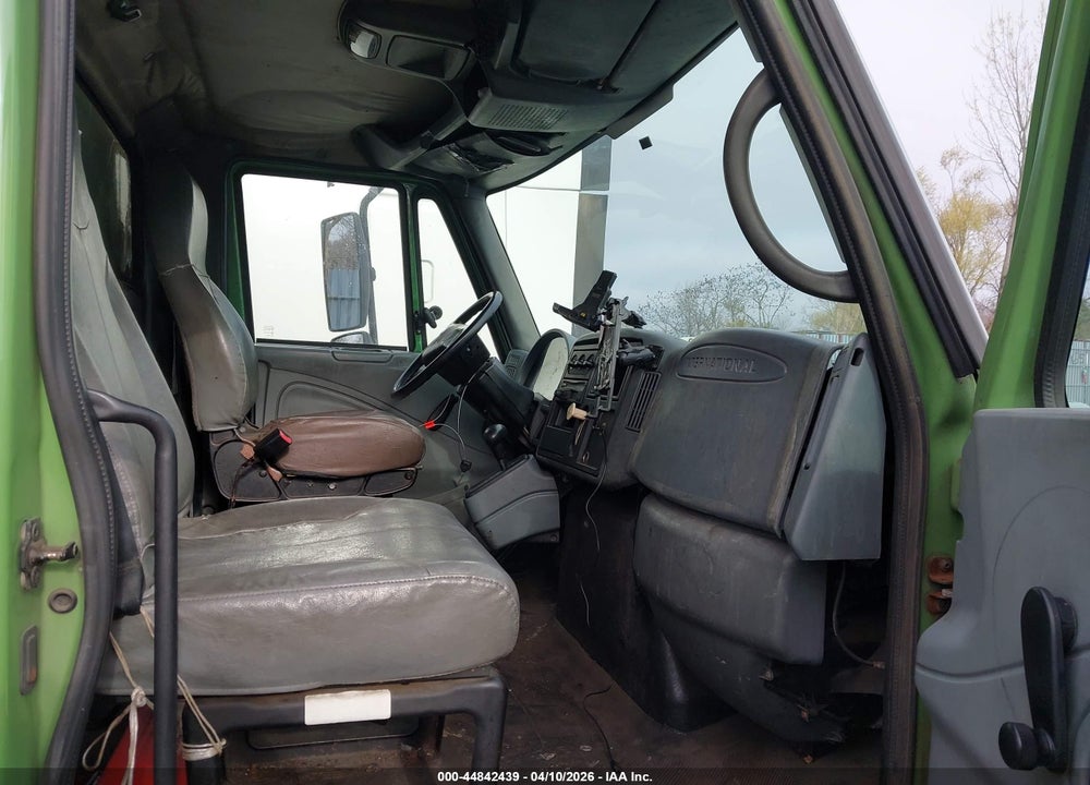 2002 INTERNATIONAL 4000 4300 VIN: 1HTMNAAN22H523322