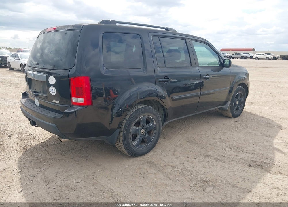2011 HONDA PILOT EX-L VIN: 5FNYF4H56BB057591