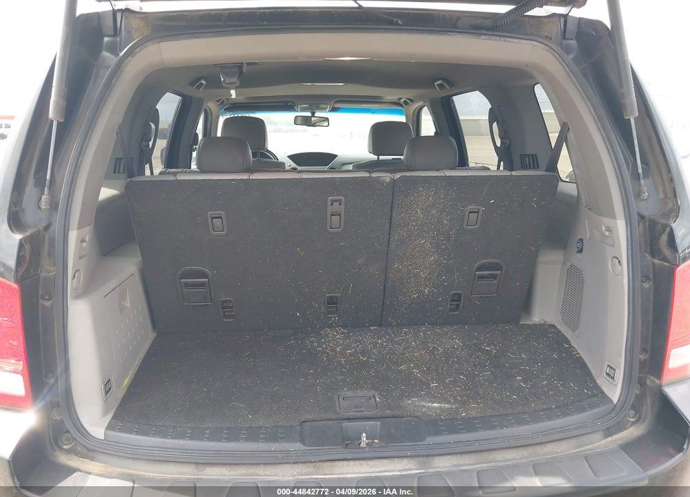 2011 HONDA PILOT EX-L VIN: 5FNYF4H56BB057591
