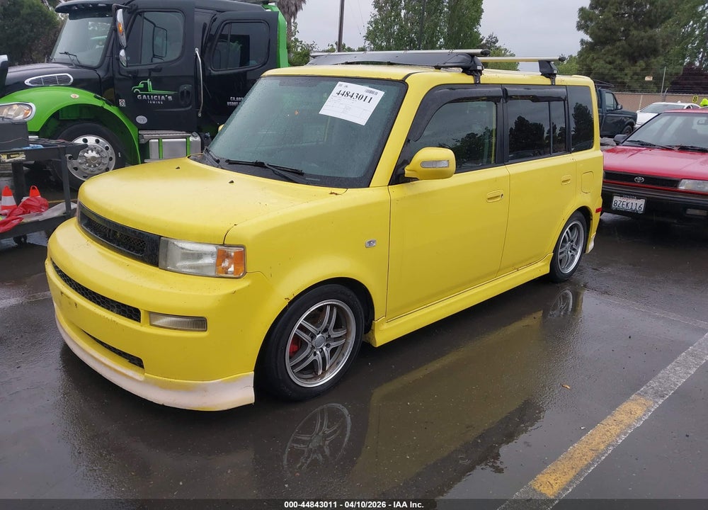 2005 SCION XB VIN: JTLKT324454015073
