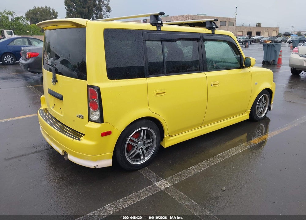 2005 SCION XB VIN: JTLKT324454015073