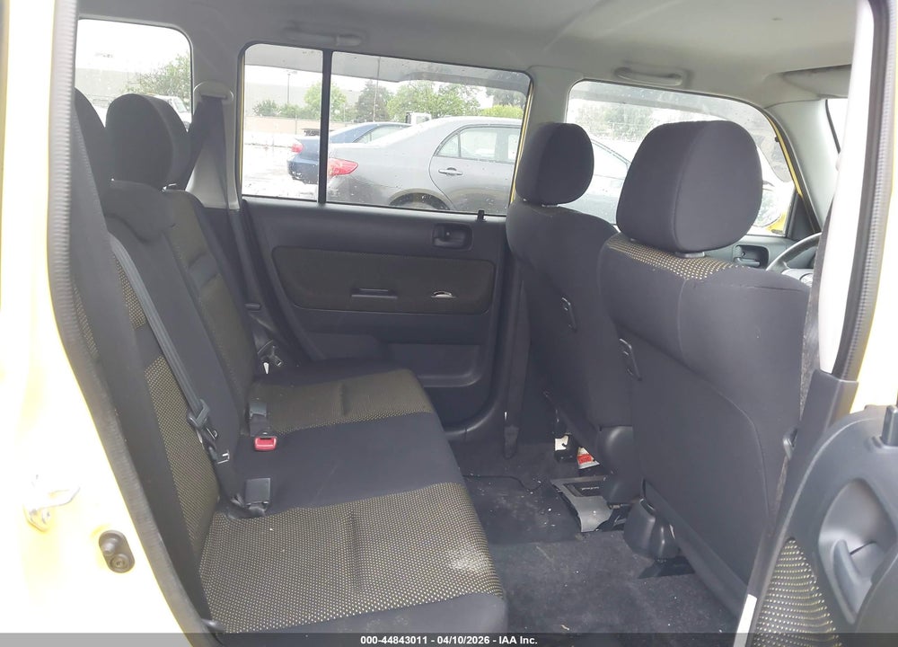 2005 SCION XB VIN: JTLKT324454015073