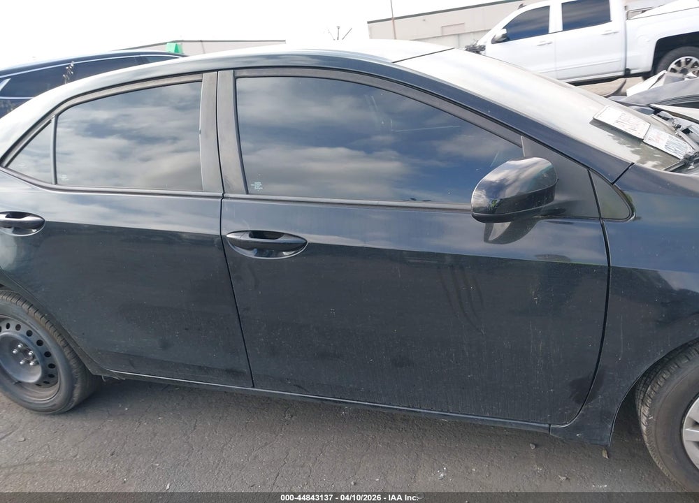 2017 TOYOTA COROLLA LE VIN: 5YFBURHE0HP622018