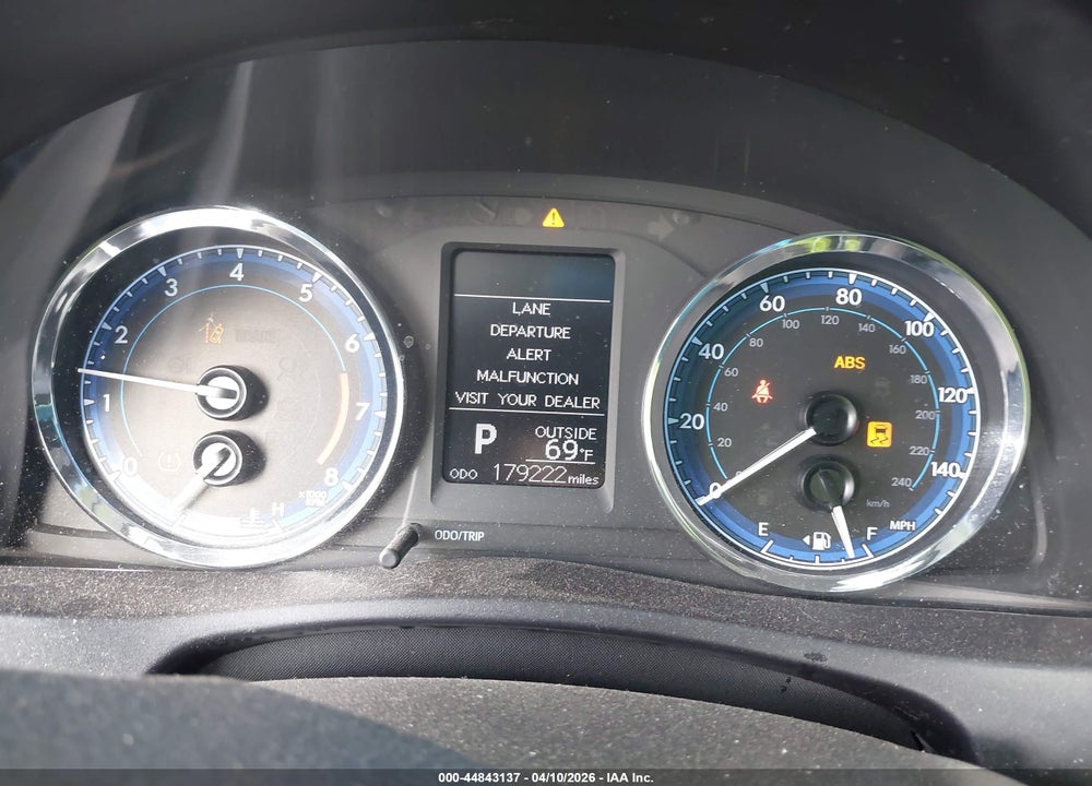 2017 TOYOTA COROLLA LE VIN: 5YFBURHE0HP622018