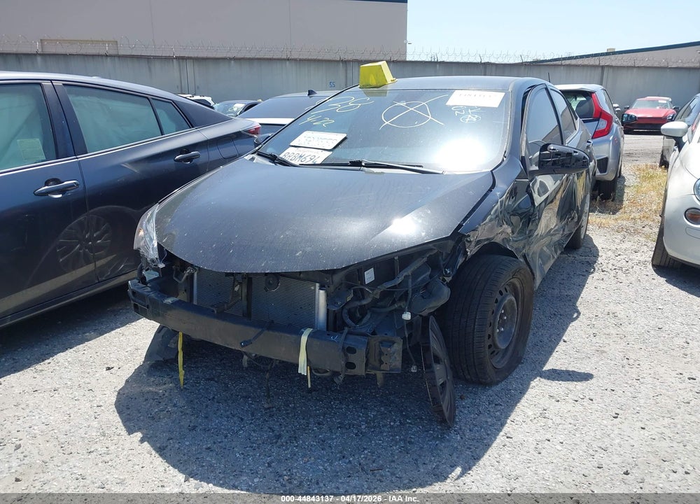 2017 TOYOTA COROLLA LE VIN: 5YFBURHE0HP622018