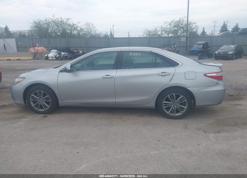 2015 TOYOTA CAMRY SE VIN: 4T1BF1FK5FU040710