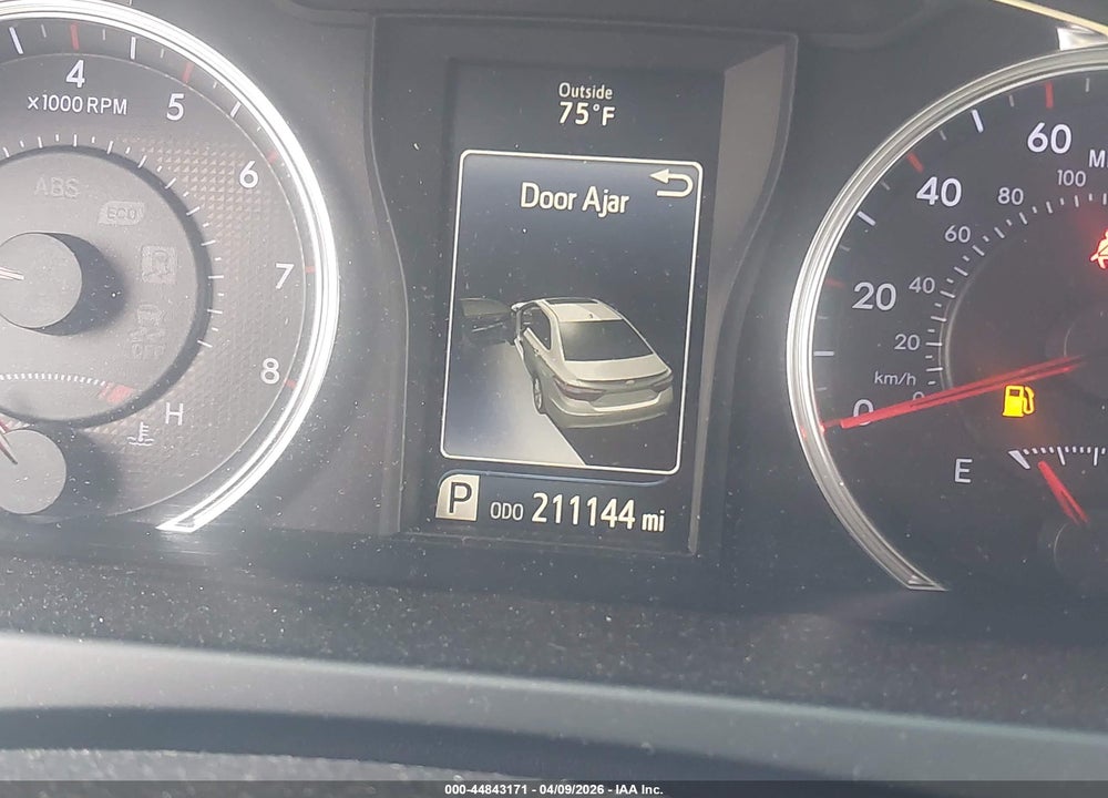 2015 TOYOTA CAMRY SE VIN: 4T1BF1FK5FU040710
