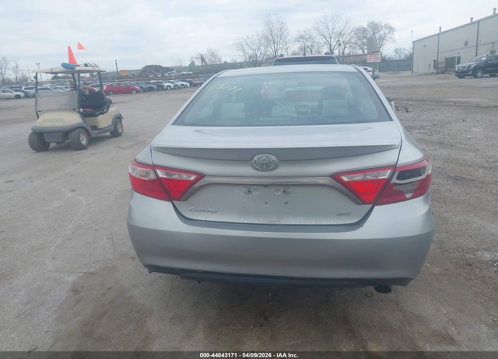 2015 TOYOTA CAMRY SE VIN: 4T1BF1FK5FU040710