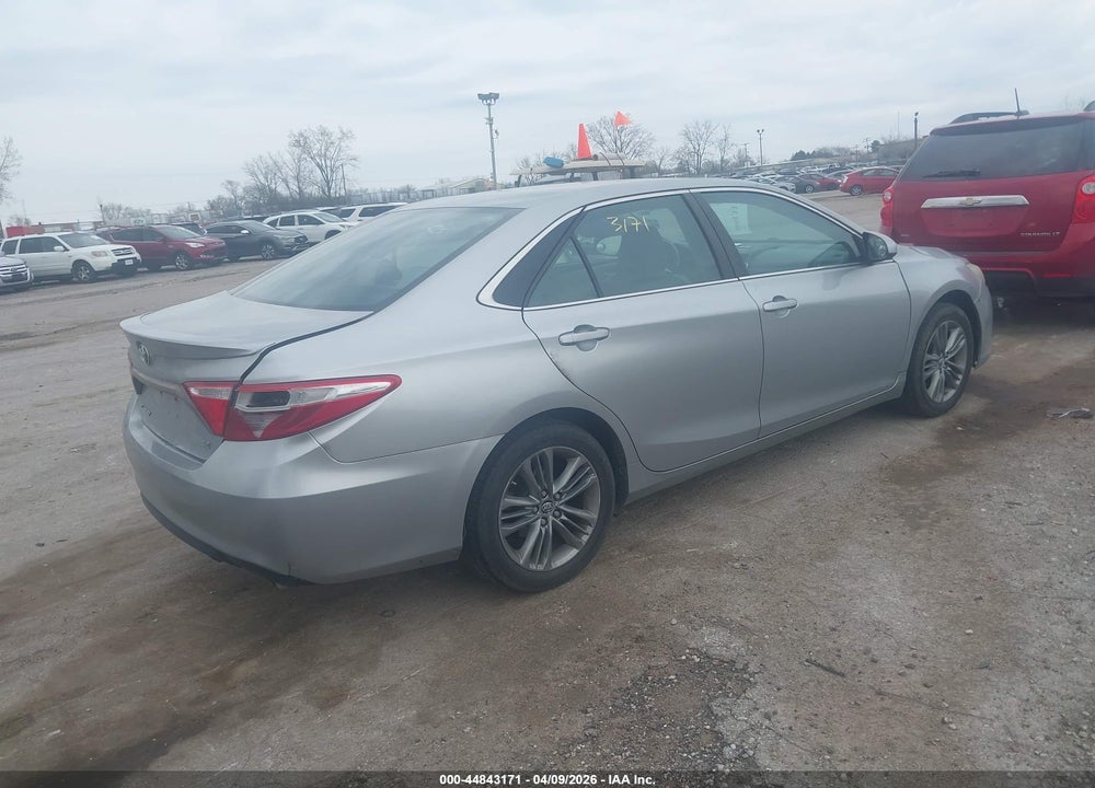 2015 TOYOTA CAMRY SE VIN: 4T1BF1FK5FU040710